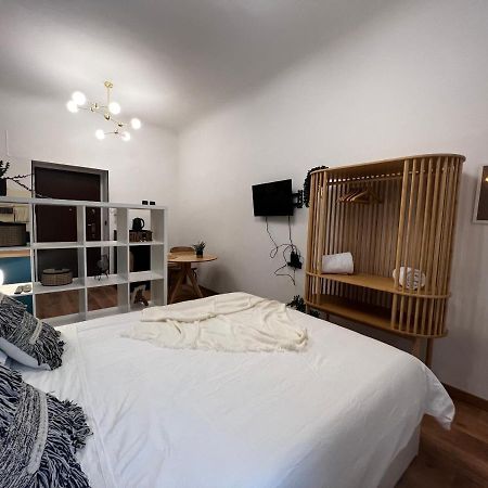 Regina Milano Ai Navigli - Sky Tv, Wifi And Breakfast Box Apartamento Exterior foto