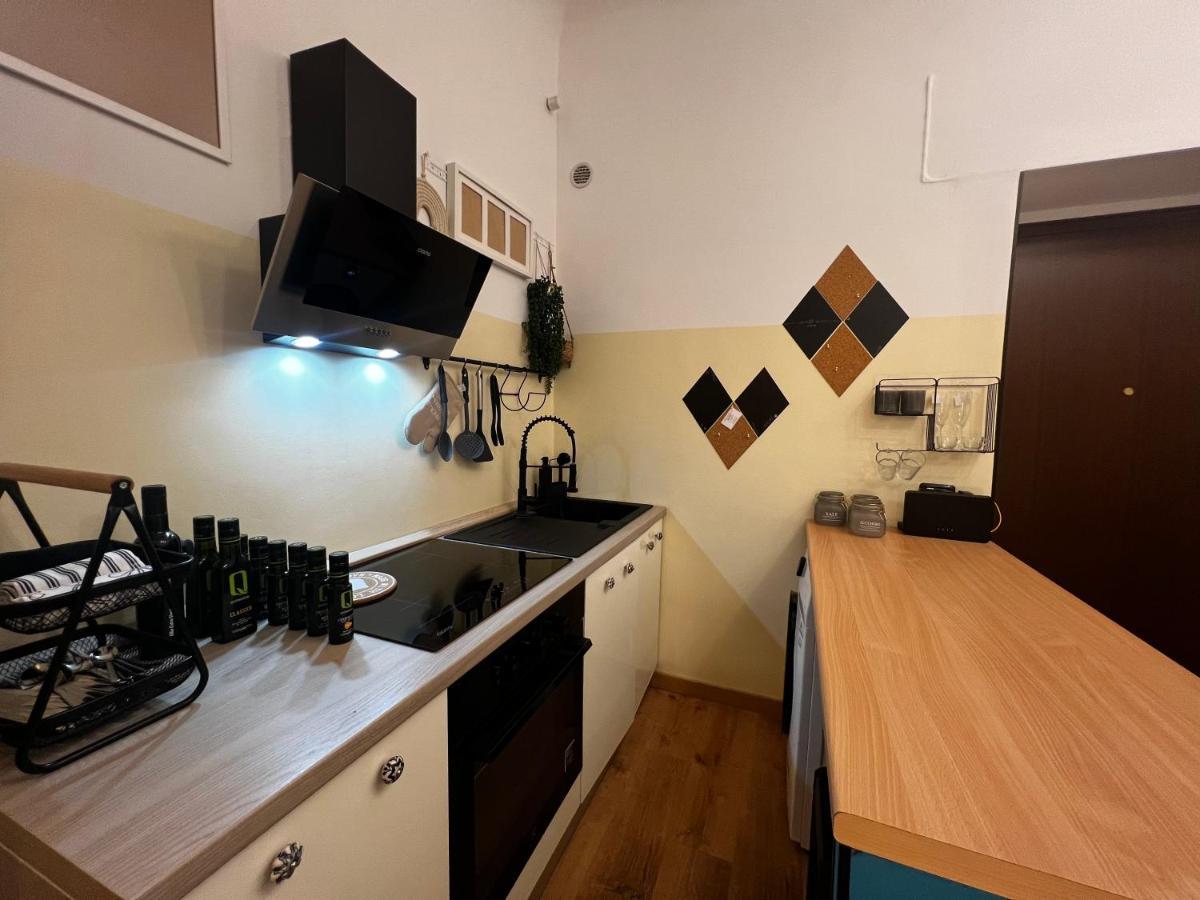 Regina Milano Ai Navigli - Sky Tv, Wifi And Breakfast Box Apartamento Exterior foto