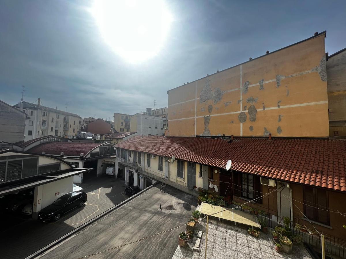 Regina Milano Ai Navigli - Sky Tv, Wifi And Breakfast Box Apartamento Exterior foto