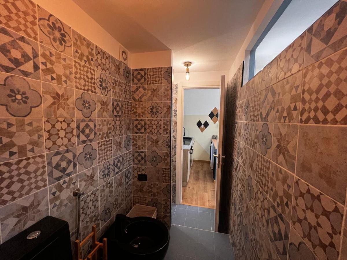 Regina Milano Ai Navigli - Sky Tv, Wifi And Breakfast Box Apartamento Exterior foto