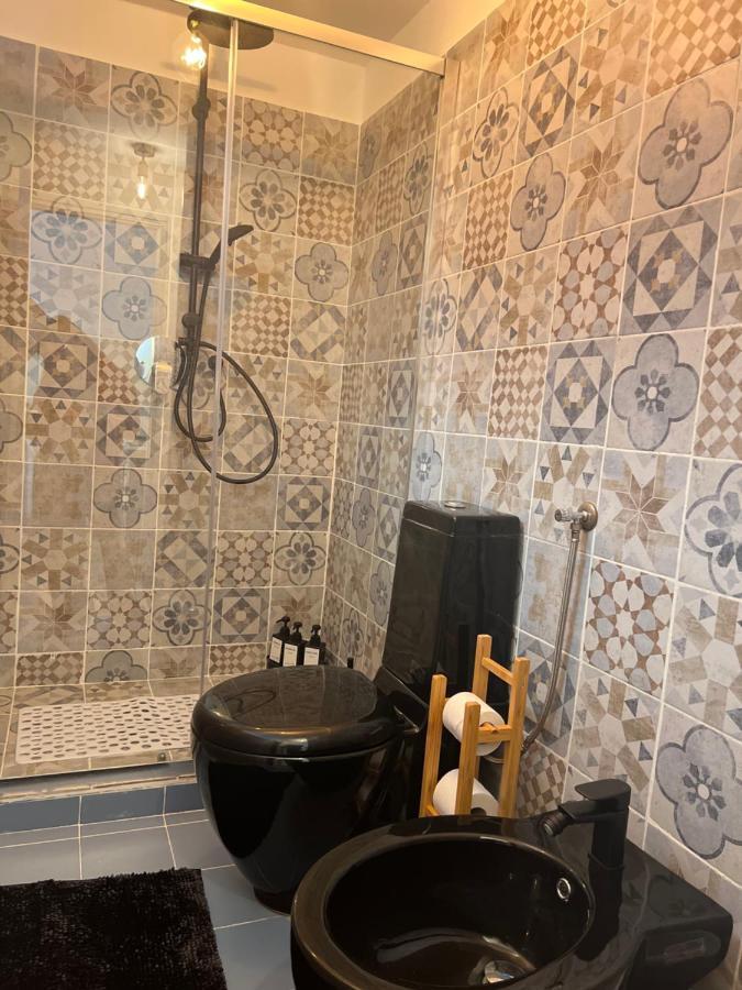 Regina Milano Ai Navigli - Sky Tv, Wifi And Breakfast Box Apartamento Exterior foto