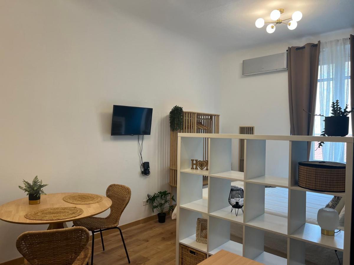 Regina Milano Ai Navigli - Sky Tv, Wifi And Breakfast Box Apartamento Exterior foto
