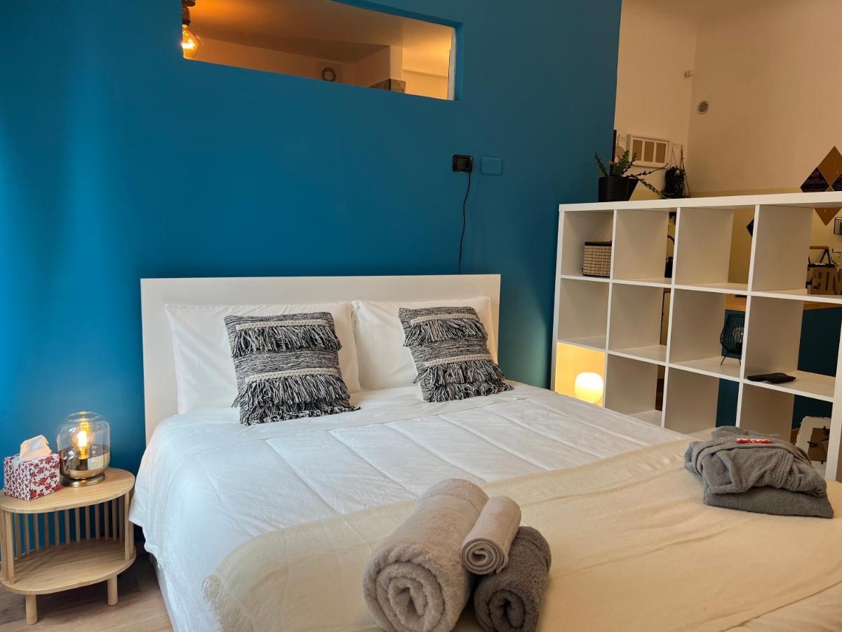 Regina Milano Ai Navigli - Sky Tv, Wifi And Breakfast Box Apartamento Exterior foto
