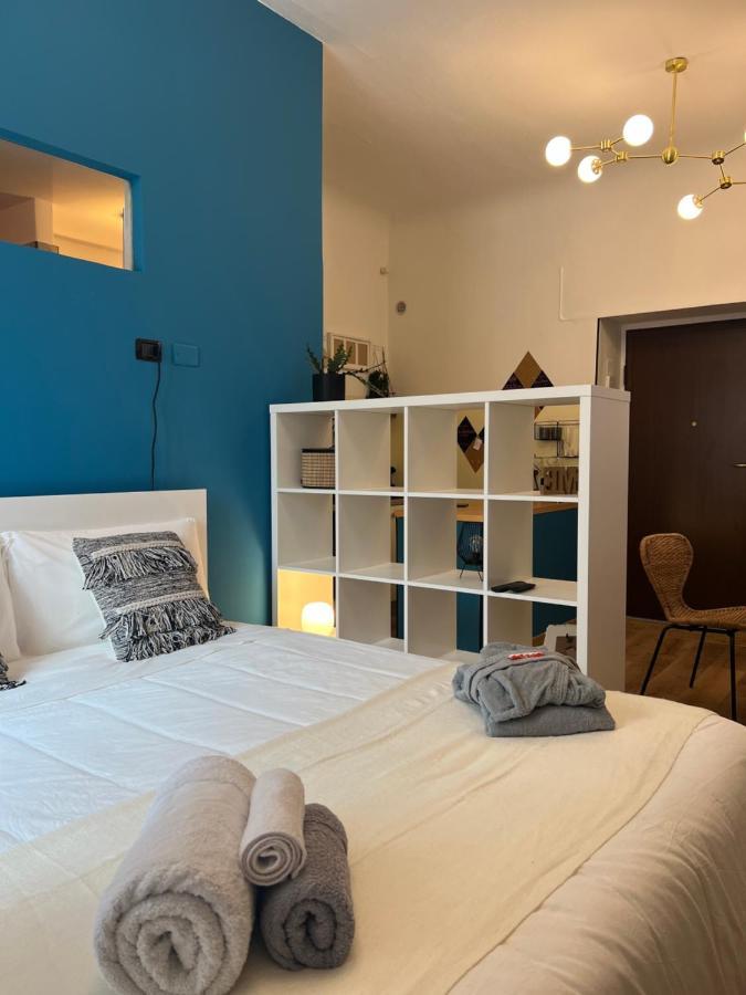 Regina Milano Ai Navigli - Sky Tv, Wifi And Breakfast Box Apartamento Exterior foto